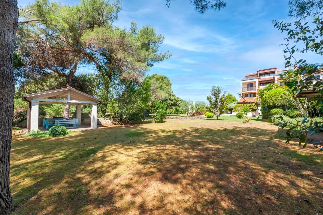 Apartments Villa Rossella 1 Ровинь Экстерьер фото