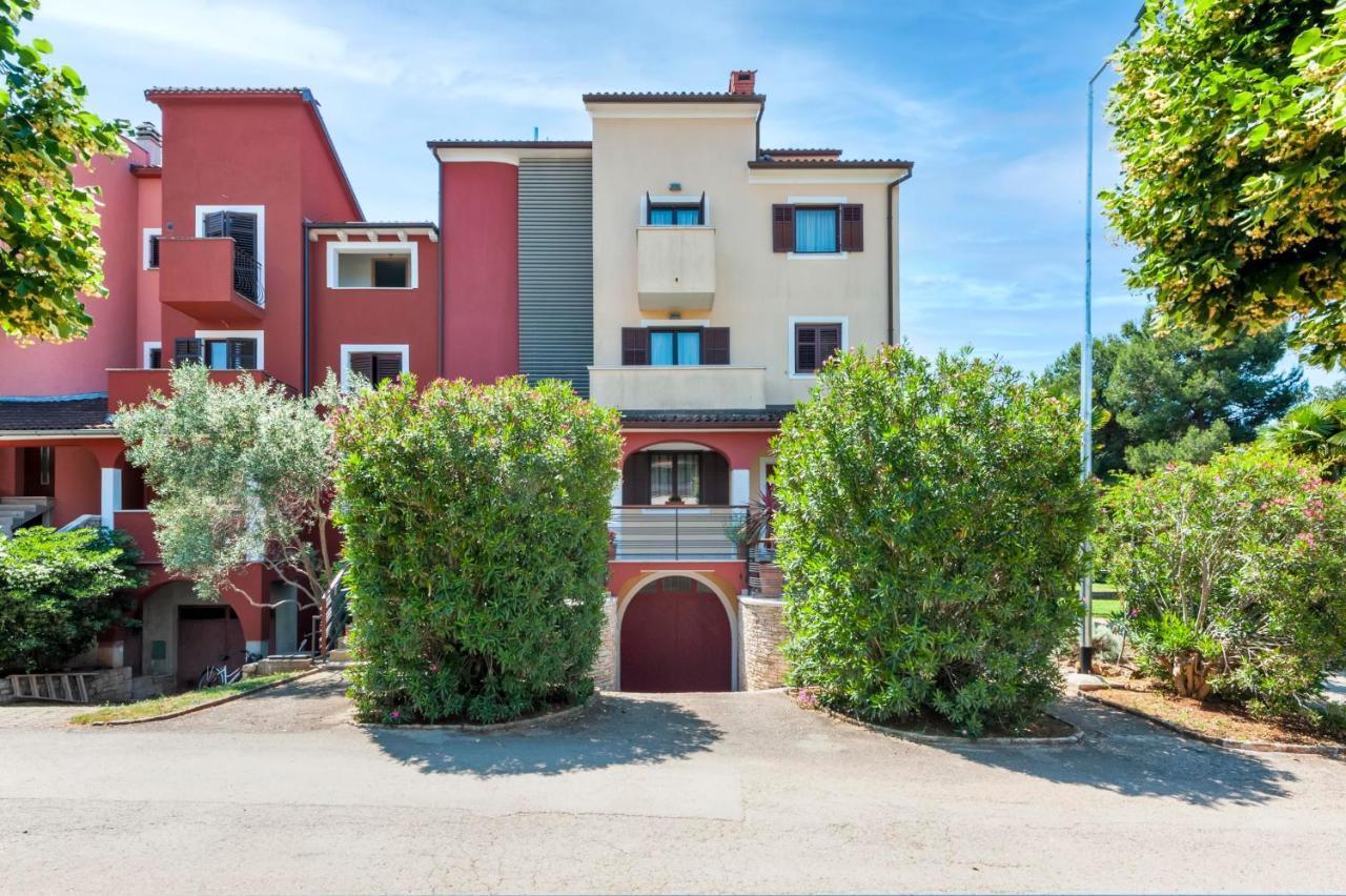 Apartments Villa Rossella 1 Ровинь Экстерьер фото