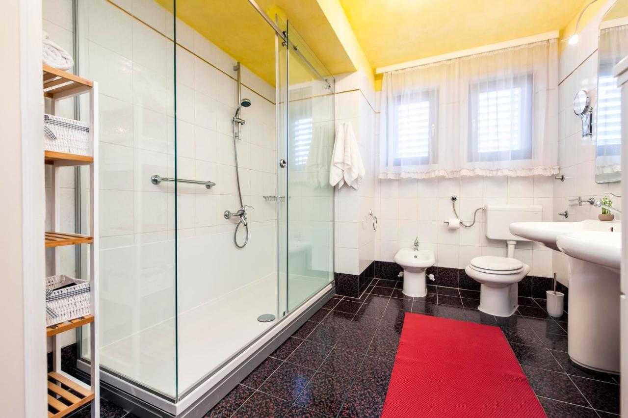 Apartments Villa Rossella 1 Ровинь Экстерьер фото