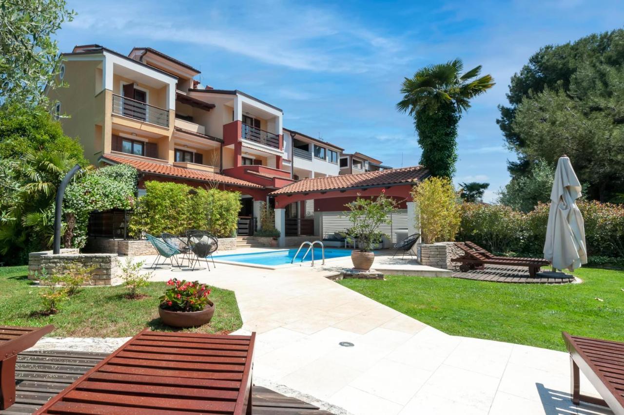 Apartments Villa Rossella 1 Ровинь Экстерьер фото
