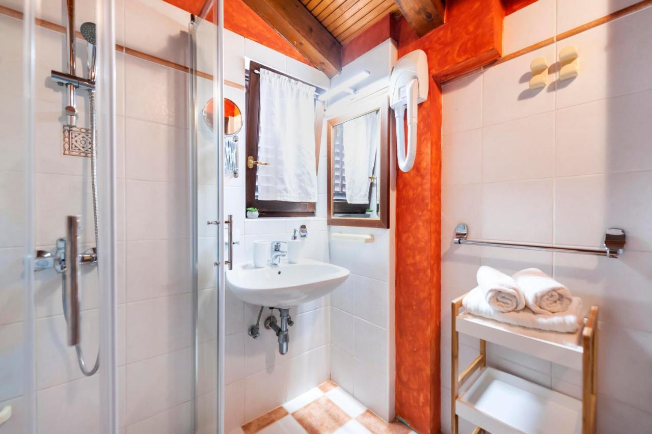 Apartments Villa Rossella 1 Ровинь Экстерьер фото
