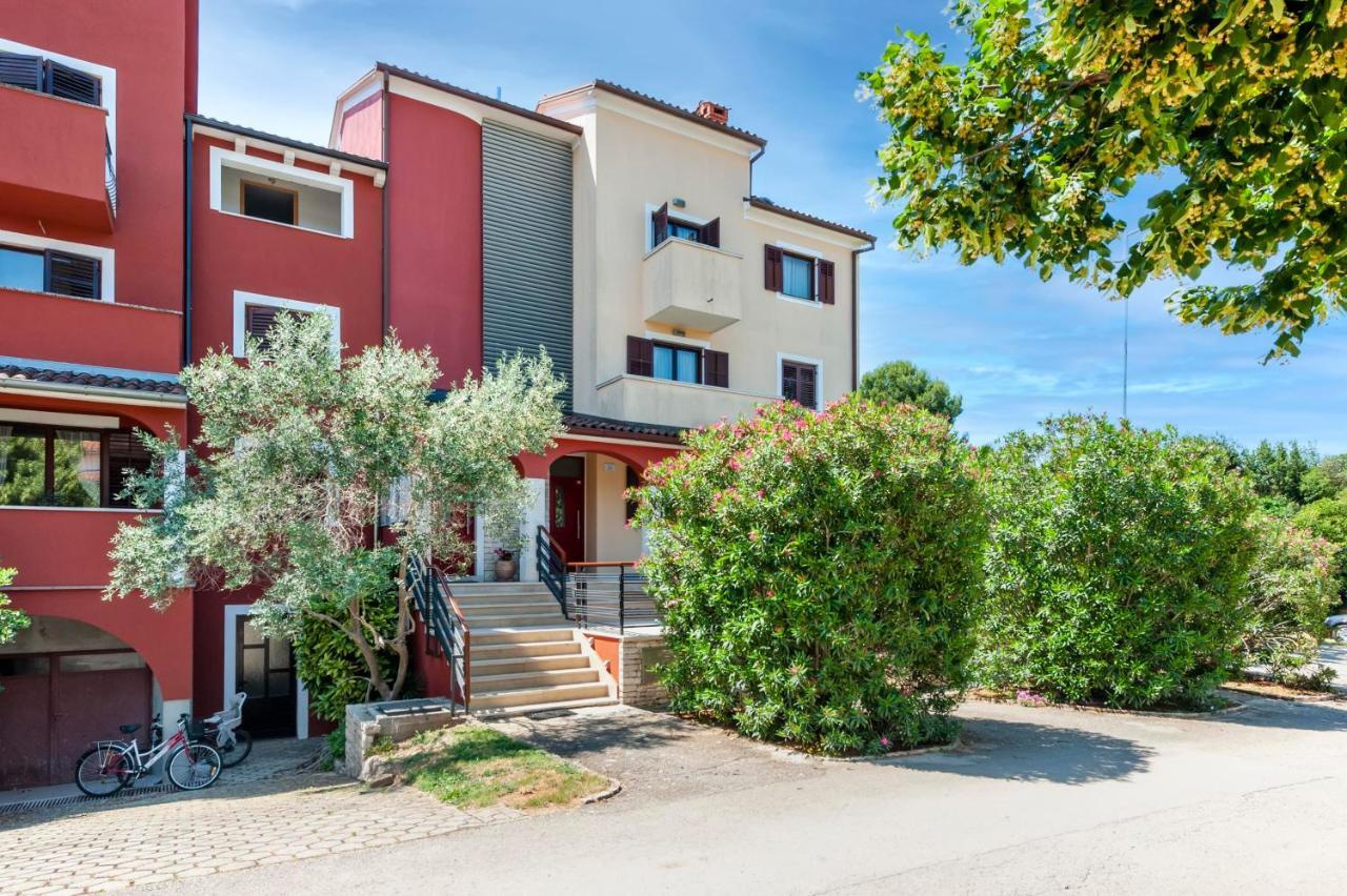 Apartments Villa Rossella 1 Ровинь Экстерьер фото