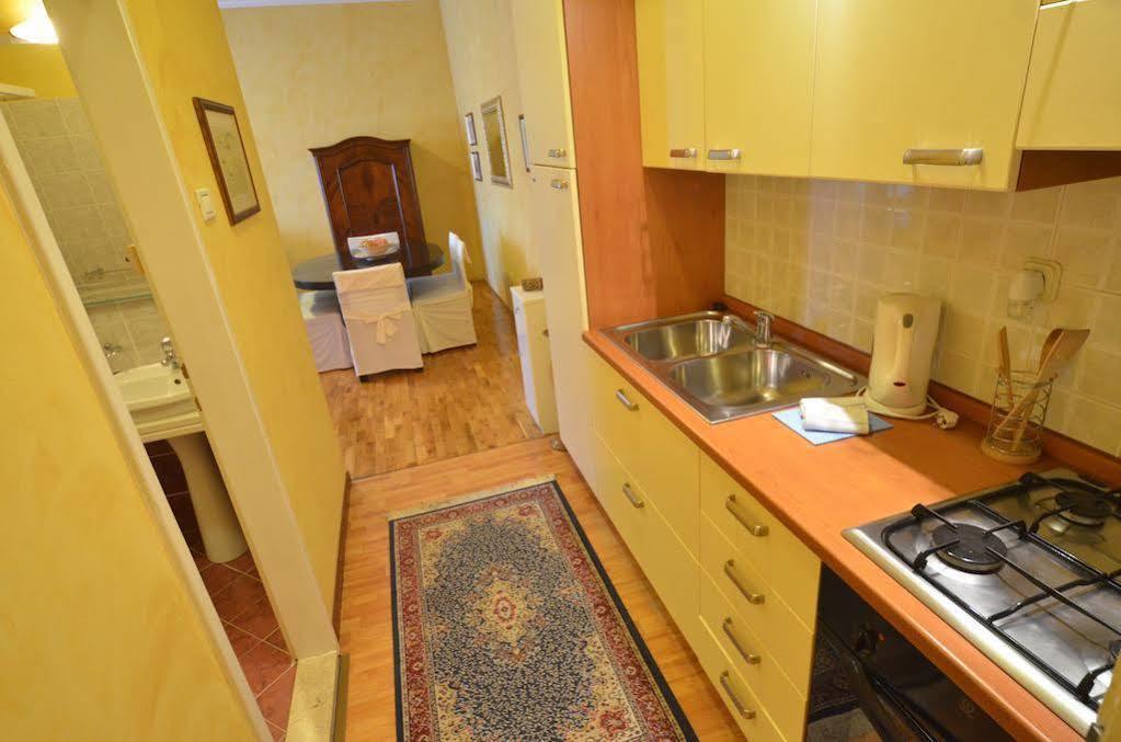 Apartments Villa Rossella 1 Ровинь Экстерьер фото