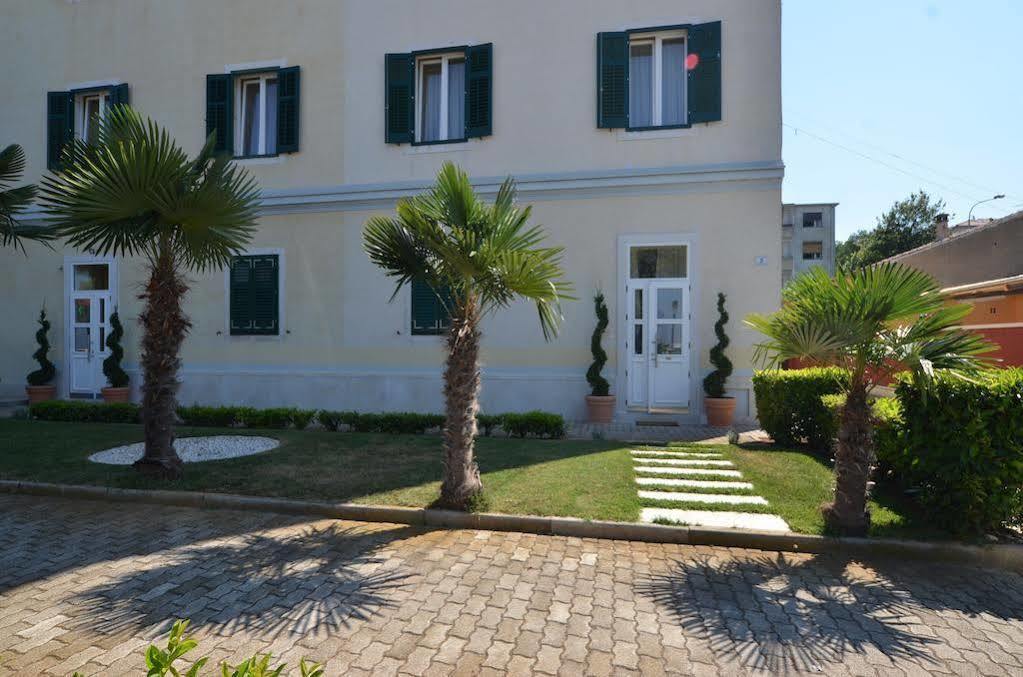 Apartments Villa Rossella 1 Ровинь Экстерьер фото